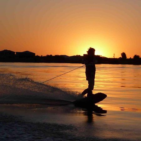 Lakehouse With Jetty & Pool Villa Yarrawonga Esterno foto