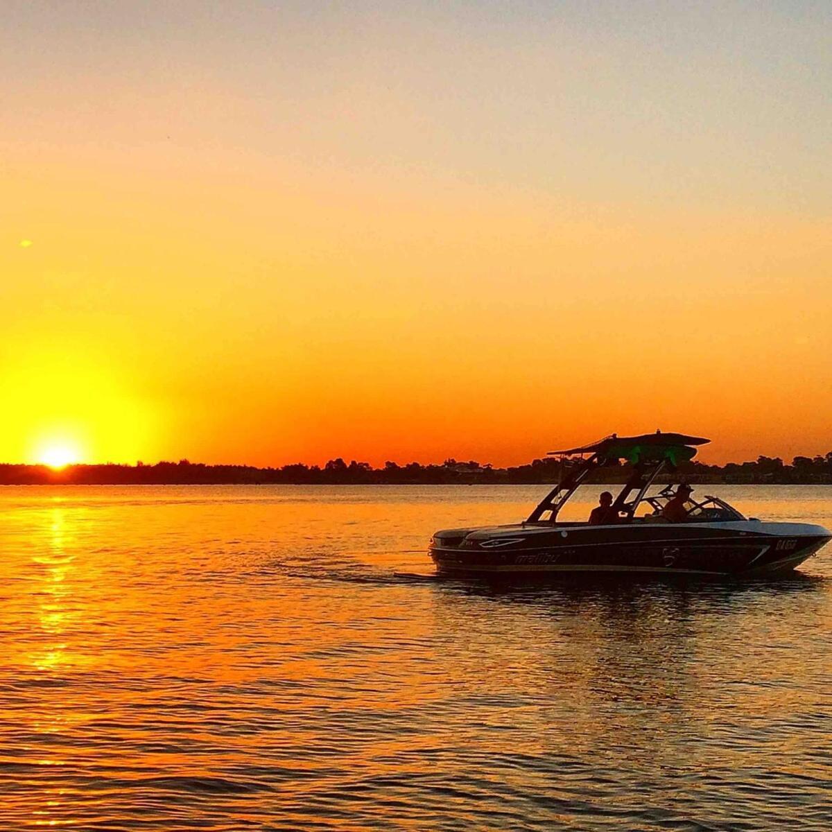 Lakehouse With Jetty & Pool Villa Yarrawonga Esterno foto