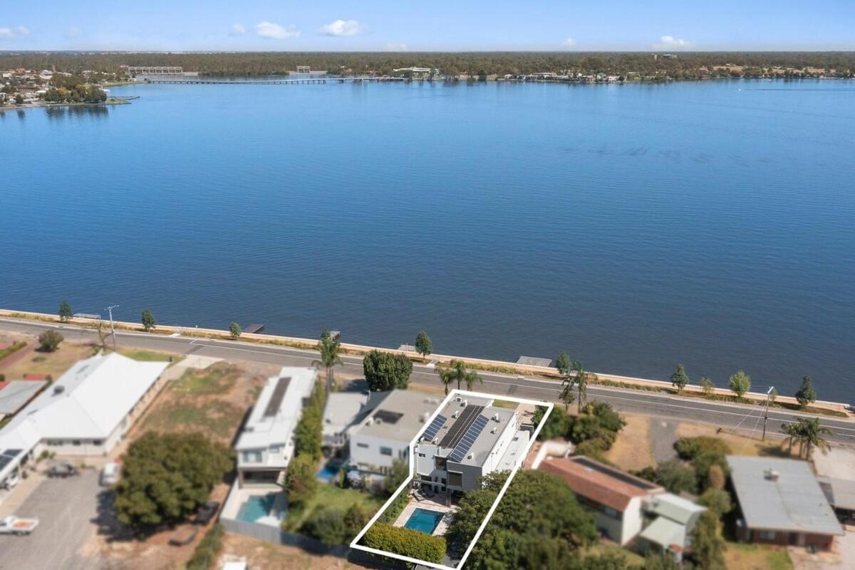 Lakehouse With Jetty & Pool Villa Yarrawonga Esterno foto