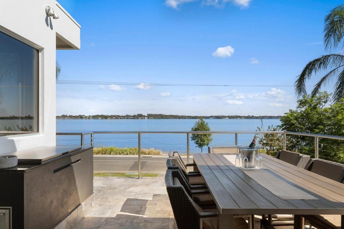 Lakehouse With Jetty & Pool Villa Yarrawonga Esterno foto